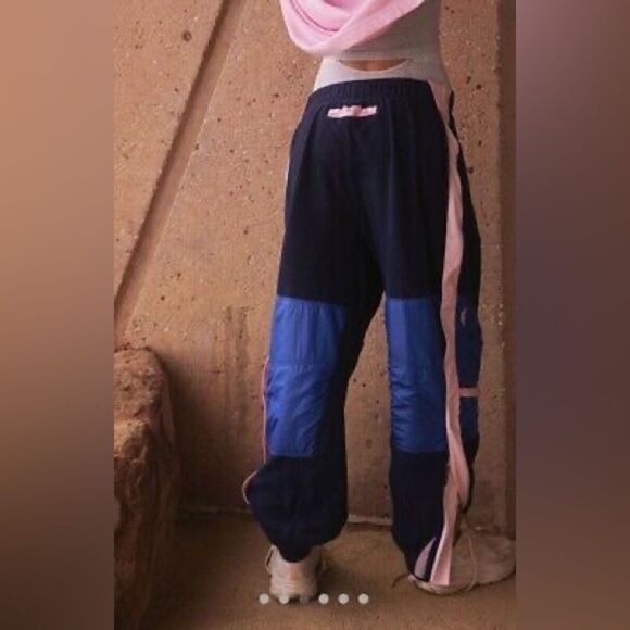 FP Movement Trailhead Trekkin Pants Blue and Pink L - Picture 2 of 7